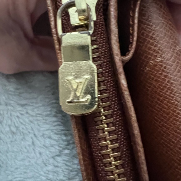 Louis Vuitton Brown Monogram Tresor Wallet🌹 - Picture 5 of 12
